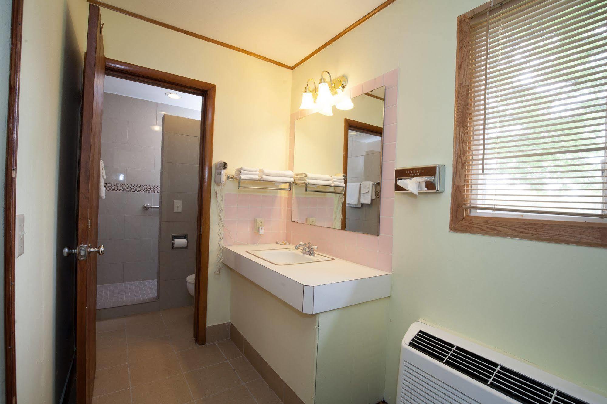 Park Motel Marshfield Екстериор снимка